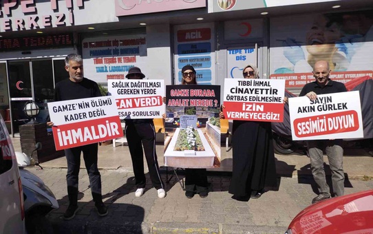 Serumla ölen Gamze'nin ailesi yeniden açılan özel tıp merkezi önünde adalet istedi
