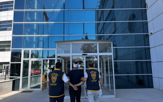 Adıyaman'da sevgilisini darbederken araya gireni bıçaklayan şüpheli tutuklandı