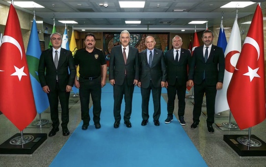 Bursa'da İtalya maçı öncesi güvenlik toplantısı, Vali Ayyıldız başkanlığında yapıldı
