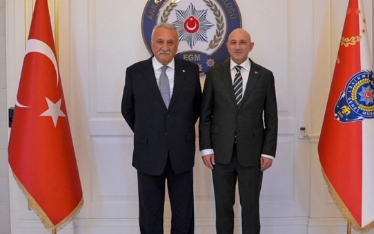 Mehmet Ağar, Ankara İl Emniyet Müdürü Maksut Yüksel'i makamında ziyaret etti