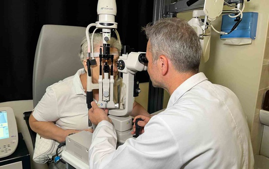 Kornea nakliyle yeniden gören 76 yaşındaki Meral Karamanlılar organ bağışı çağrısı yaptı
