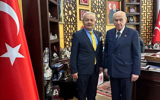 Kırklareli MHP İl Başkanı Savaşan, Bahçeli'ye il kongresi davetiyesini takdim etti