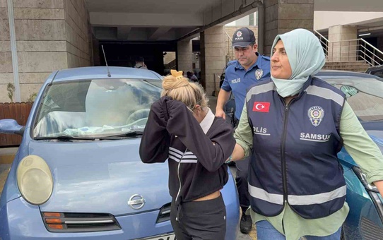 Samsun Canik'te AVM'deki mağazalardan giysi çalan 3 çocuk annesi kadın tutuklandı