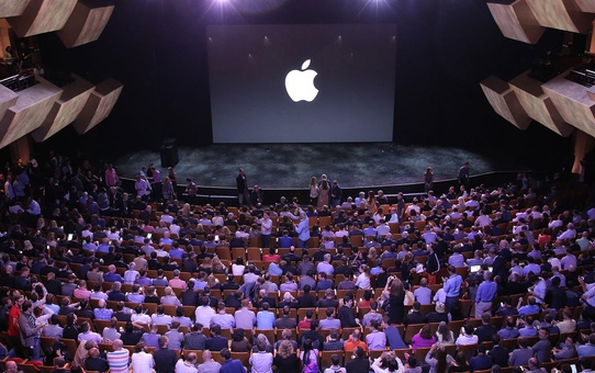Teknoloji dünyası bu akşamı bekliyor! Gözler Apple'ın son bombasında