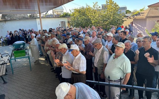 Usta oyuncuya büyük vefasızlık! Son yolculuğuna bir avuç insan uğurladı