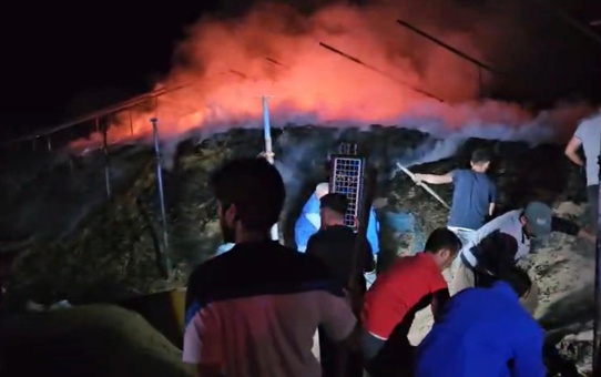 Karabük Eflani'de ot balyası yangını, 10 ton buğday kurtarıldı