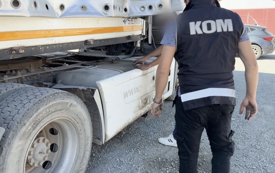 Iğdır'da nakliye firmasına operasyon, 9 bin litre kaçak akaryakıt ele geçirildi