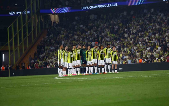 Fenerbahçe Roma maçına Beşiktaş derbisine göre 4 değişiklikle çıktı