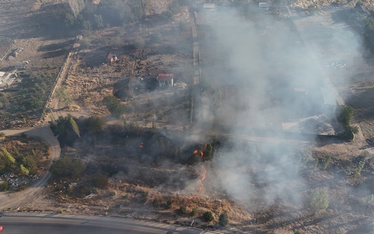 Isparta-Eğirdir kara yolunda otluk yangını kontrol altına alındı