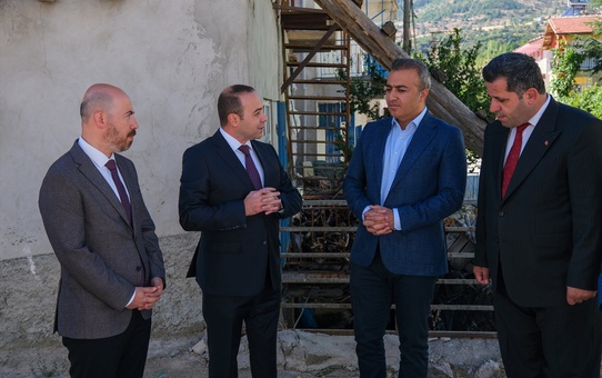 Karaman Valisi Çiçek Sarıveliler ilçesini ziyaret etti