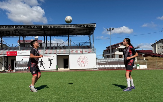 Kardeşini izleyip futbola başlayan Elif Ada, Giresun Sanayispor U15'e kabul edildi