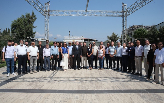 Yeni Yol Partisi Hatay Milletvekili Çalışkan, Defne'de basın mensuplarıyla buluştu