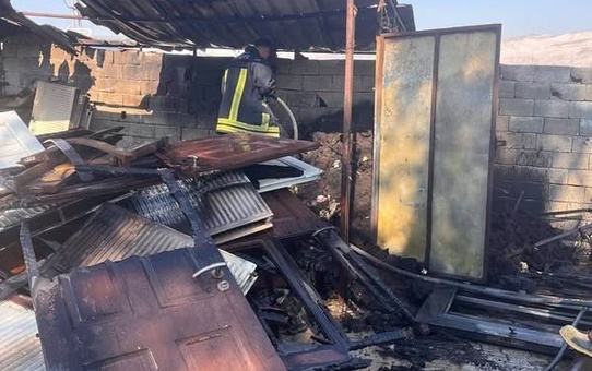 Hatay Altınözü'nde evin deposunda çıkan yangın kısa sürede söndürüldü