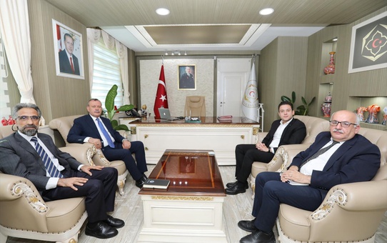 BEÜ Rektörü Elmastaş, Hizan Kaymakamı Öztürk'ü ziyaret etti