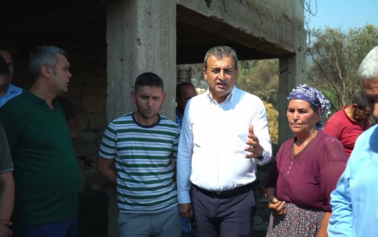 Aladağ'da yangın mağdurlarına YENİ Parti'den ziyaret, 'bizi ateşe attılar' tepkisi