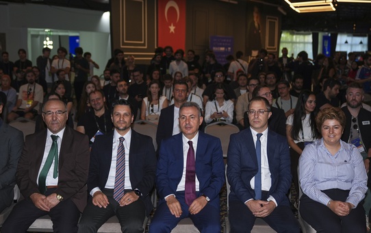 İzmir'de DIGIAGE Global Indie Game Summit 2026 başladı