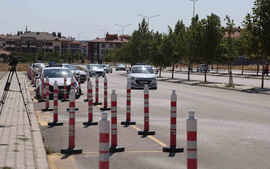 Dolandırıcıların sınavsız ehliyet vaadine sürücü kurslarından uyarı geldi