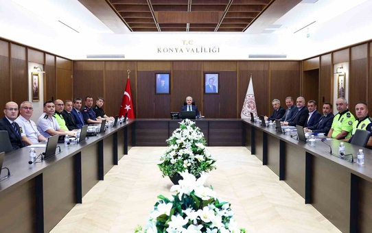 Konya'da okul güvenliği toplantısı Vali İbrahim Akın başkanlığında yapıldı