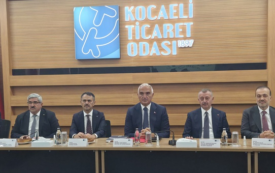 Kültür ve Turizm Bakanı Ersoy, Kocaeli'de millet bahçesi ve teleferikte inceleme yaptı