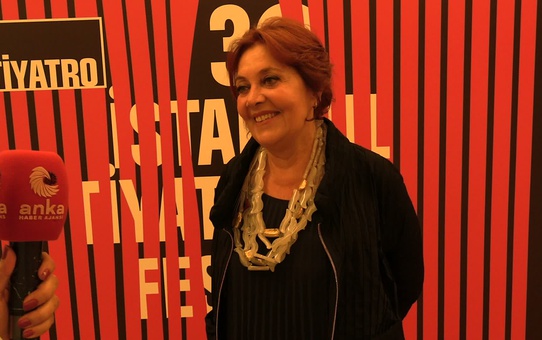 Tilbe Saran İstanbul Tiyatro Festivali'nde Onur Ödülü'ne değer görüldü