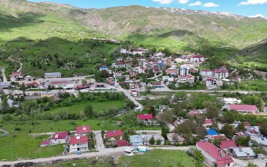 Tunceli Pülümür'de veliler kadrosu dolu görünen okula öğretmen atanmasını istiyor