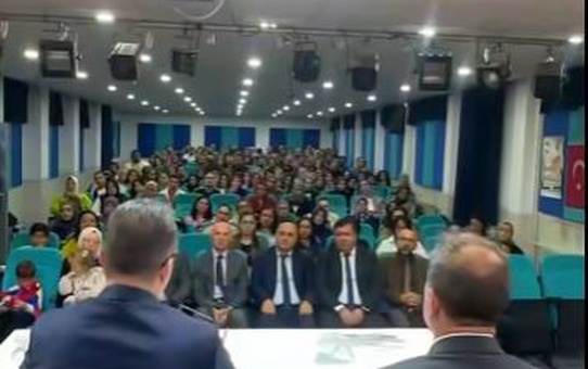Ardahan Valisi Yamlı, yeni eğitim yılı öncesi öğretmenlerle buluştu