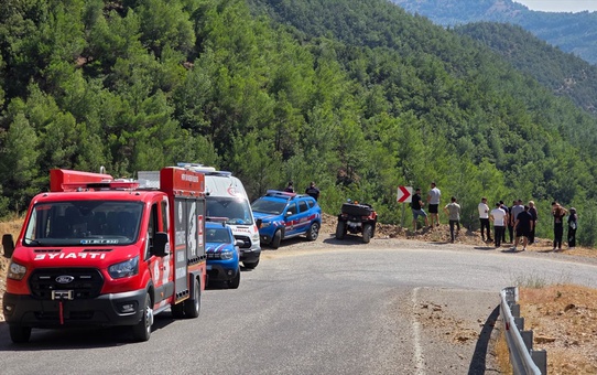 Yayla yolunda feci son! Sepetli motosikletle uçuruma yuvarlandı 