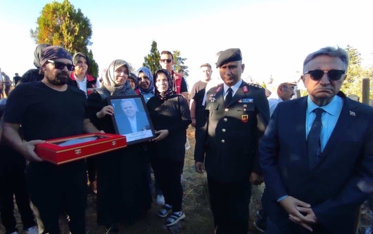 Bilecik Bozüyük'te Kıbrıs gazisi Zeki Küçük 73 yaşında toprağa verildi
