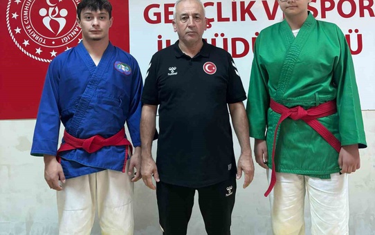 Kütahyalı iki kuraş sporcusu Bulgaristan'da Türkiye'yi temsil edecek
