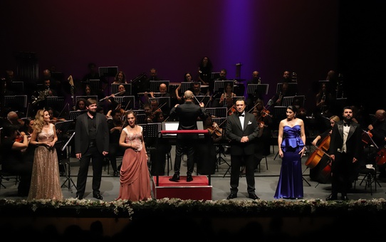 Samsun Devlet Opera ve Balesi 'Gala Konseri'ni sanatseverlerle buluşturdu