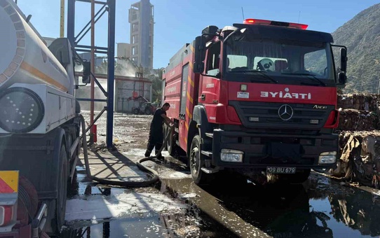 Söke'deki KİPAŞ Kağıt Fabrikası yangını kontrol altına alındı