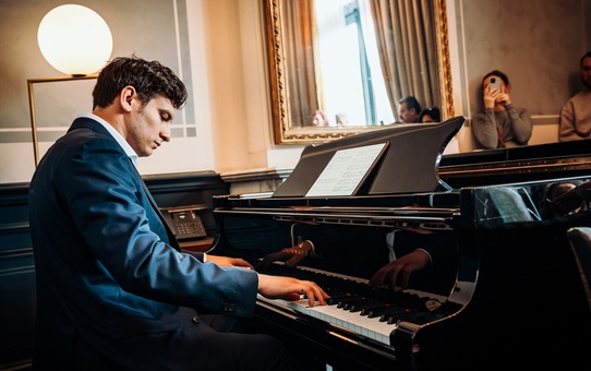 Türk piyanist Demirtaş, Amsterdam'da kendi konser serisini başlattı