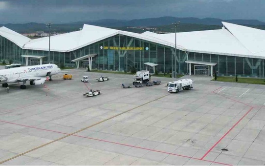 Kars Harakani Havalimanı ilk 8 ayda 423 bin yolcu ağırladı, Bakü uçuşları başladı