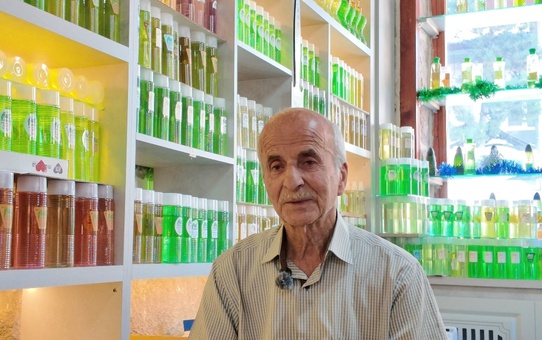 Gerede'de 36 yıldır kolonya üreten Zeki Sür, çırak bulamıyor