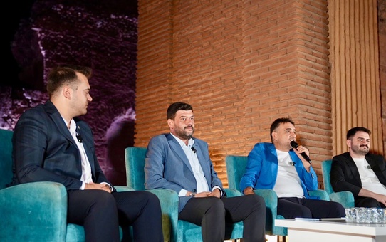 Baybatur Sardes'te gençlere kötü söz sahibine aittir dedi