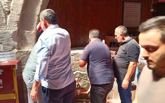Develi'deki Sivasi Hatun Camii'nde 260 yıllık şerbet çeşmesi akmaya devam ediyor