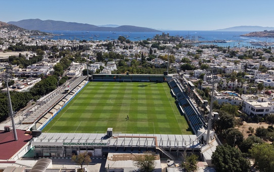 Mardin deplasmanında tek başına takımını destekleyen Bodrum FK taraftarına ömür boyu kombine