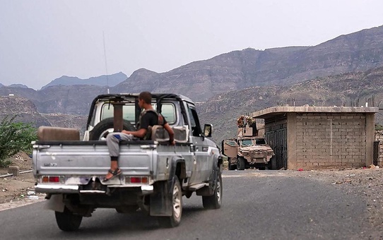 Yemen'de hükümet güçleri: Husilere ait hedefler vuruldu, 5 İHA düşürüldü