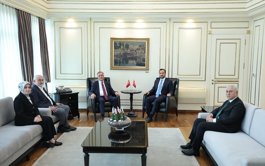 AK Parti İstanbul İl Başkanı Özdemir'den İBB Başkanvekili Aslan'a taziye ziyareti