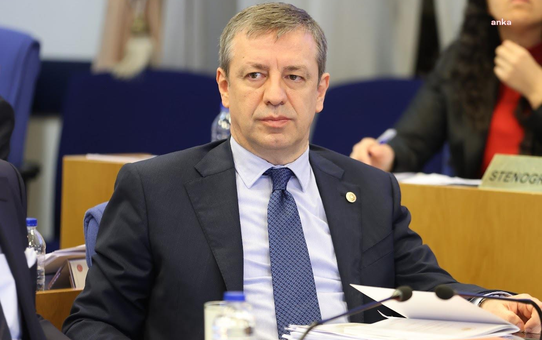 Türeli, eğitimin ideolojik tercihlerle şekillendirildiğini savundu