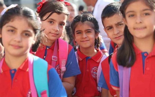 Elazığ'da 115 bin öğrenci ders başı yaptı, Vali Hatipoğlu ilk zili çaldı