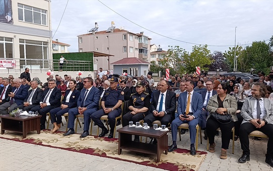 Sinop Gerze'de Adnan Menderes Anadolu İmam Hatip Lisesi binası hizmete açıldı