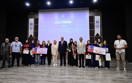 Kadıköy'deki imam hatip lisesinde açılış dersini MSÜ Rektörü Afyoncu verdi