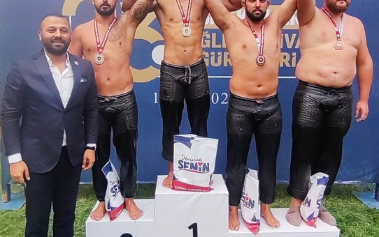 Körfez Gençlerbirliği güreşçileri İshakçılar'da iki madalya kazandı