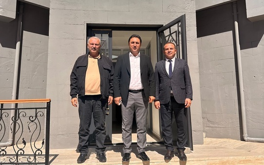 Kuluncak'ta eğitim yılı öncesi belediye ve parti başkanlarından ziyaret