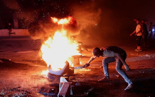 Akaryakıt zammı Suriye'yi ayağa kaldırdı! Petrol tankerlerini durdurdular