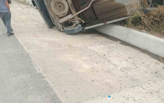 Trabzon Arsin'de takla atan araçta aynı aileden 5 kişi yaralandı