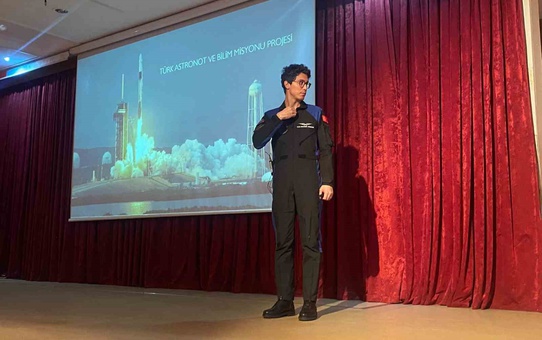 Astronot Atasever Ankara'da öğrencilere uzaydaki acil durumları anlattı