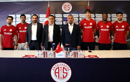 Antalyaspor, teknik direktörlük için Osman Özköylü ile anlaştı