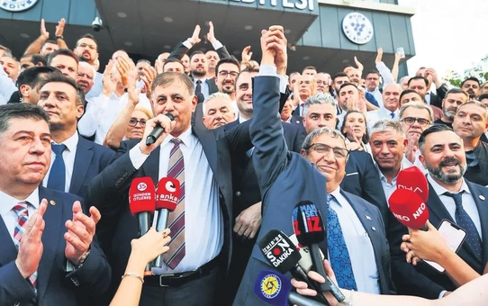 Buca Belediyesi'nde 300 memura söz verilen sosyal denge tazminatı 4 aydır ödenmedi